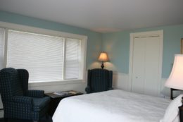 room7 chairs3